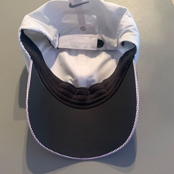 Nike Purple Ladies Hat - Picture 3 of 4